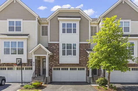 821 West Chase Lane Palatine IL 60067