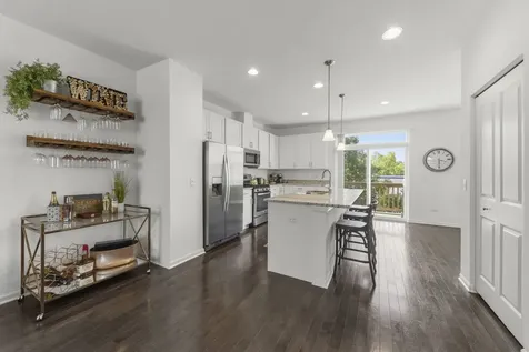 821 West Chase Lane Palatine IL 60067