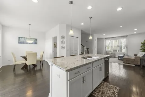 821 West Chase Lane Palatine IL 60067