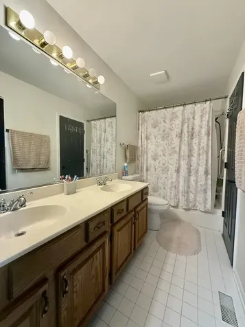 1610 Hartley Drive Algonquin IL 60102