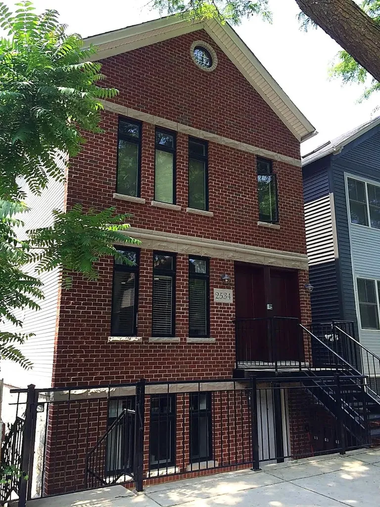 2534 North Marshfield Avenue Chicago IL 60614