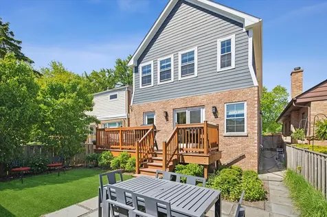 6205 North Tripp Avenue Chicago IL 60646