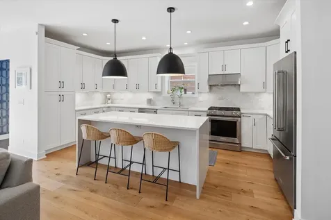 6205 North Tripp Avenue Chicago IL 60646