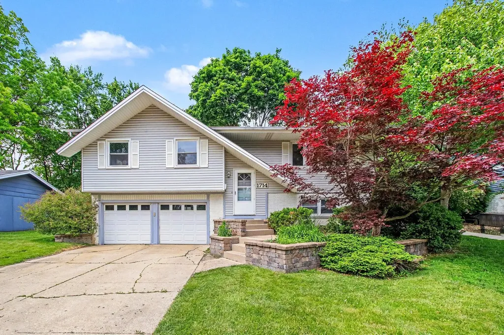 1714 Kingston Lane Schaumburg IL 60193