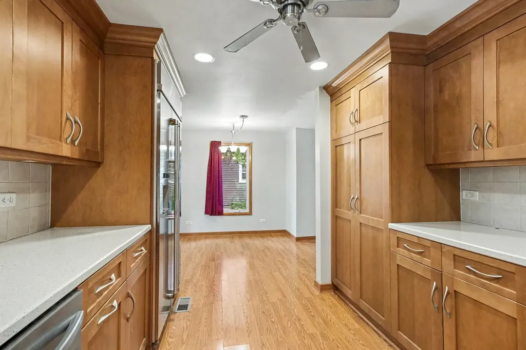 1714 Kingston Lane Schaumburg IL 60193