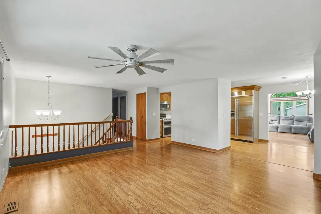 1714 Kingston Lane Schaumburg IL 60193
