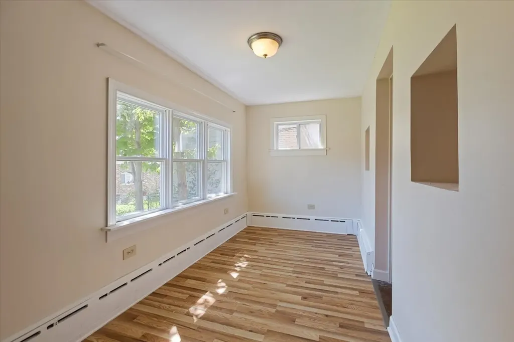 6515 North Maplewood Avenue Chicago IL 60645