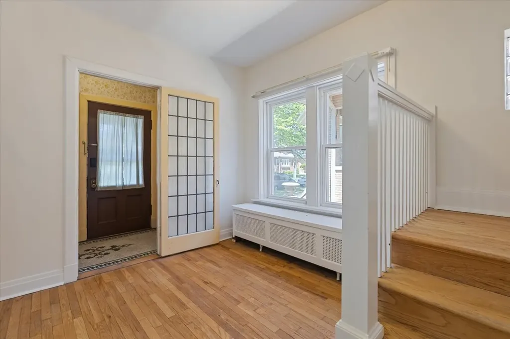 6515 North Maplewood Avenue Chicago IL 60645