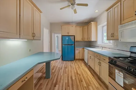 6515 North Maplewood Avenue Chicago IL 60645