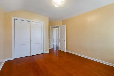 6515 North Maplewood Avenue Chicago IL 60645