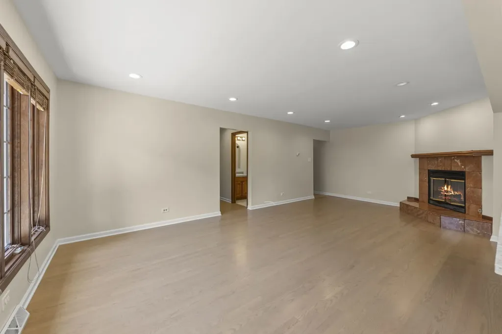 2717 Rolling Meadows Drive Naperville IL 60564