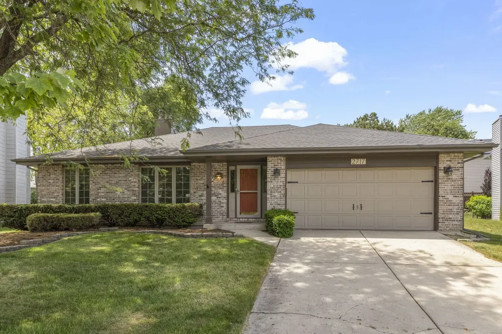 2717 Rolling Meadows Drive Naperville IL 60564