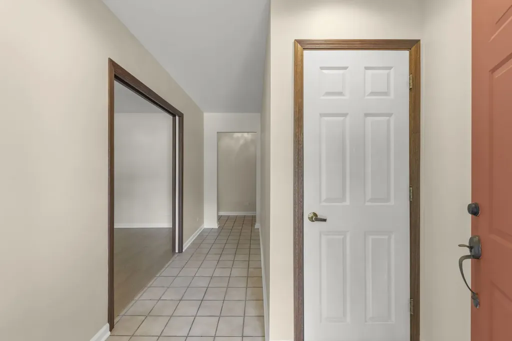 2717 Rolling Meadows Drive Naperville IL 60564