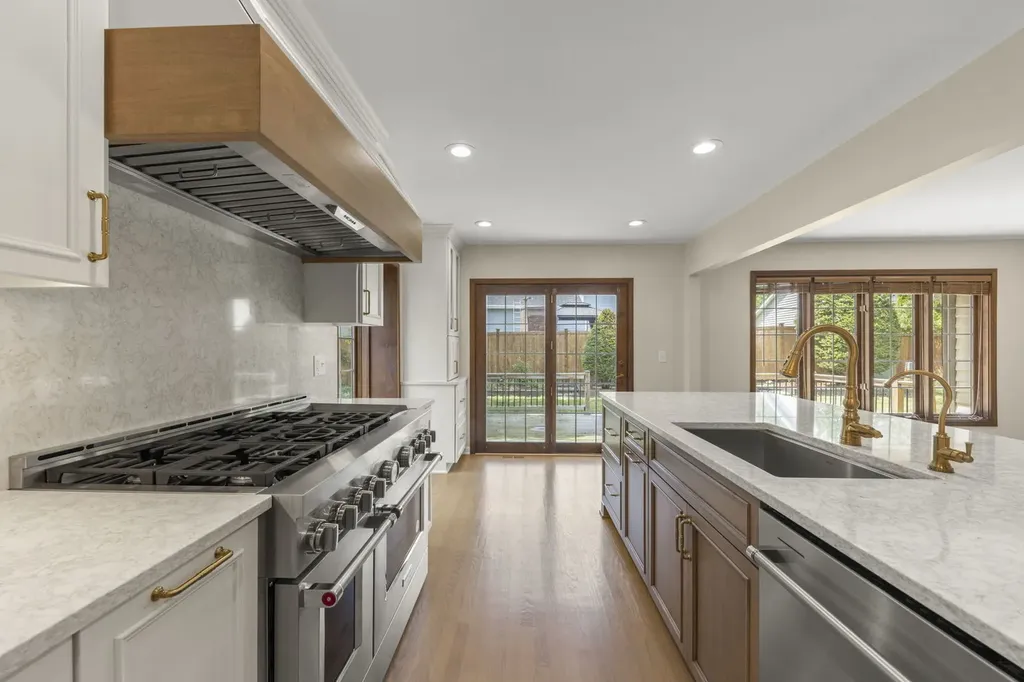 2717 Rolling Meadows Drive Naperville IL 60564