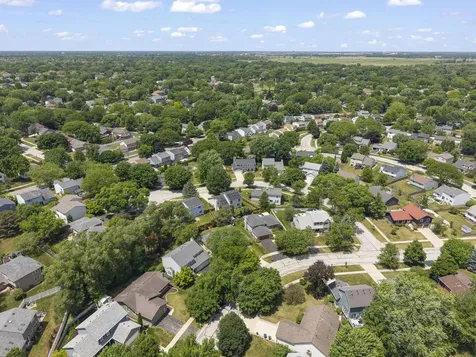 2717 Rolling Meadows Drive Naperville IL 60564