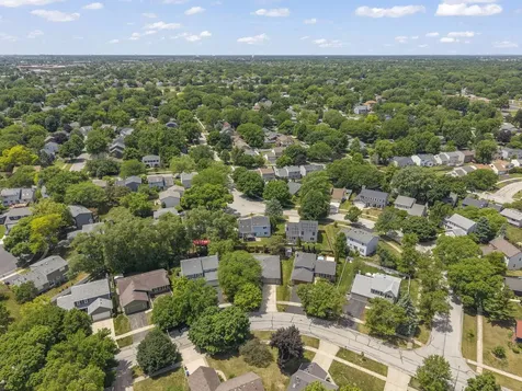 2717 Rolling Meadows Drive Naperville IL 60564