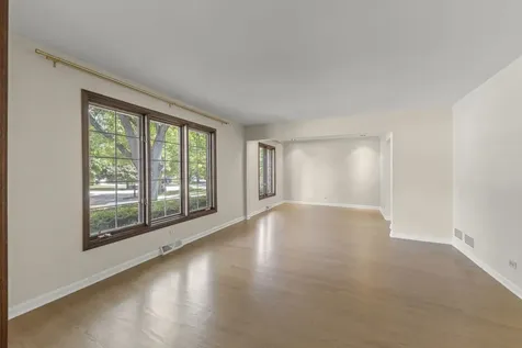 2717 Rolling Meadows Drive Naperville IL 60564