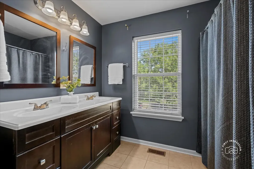 2931 Grand Ridge Circle Aurora IL 60503