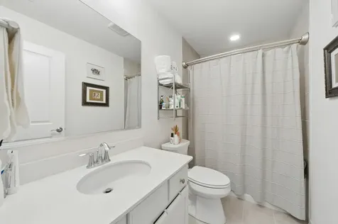 1999 Kingsley Circle Northbrook IL 60062
