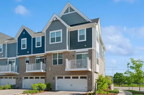 1999 Kingsley Circle Northbrook IL 60062