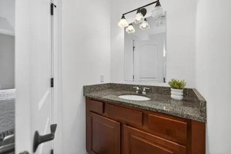 2331 Coventry Circle S Sycamore IL 60178