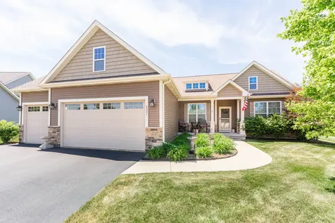 2331 Coventry Circle S Sycamore IL 60178