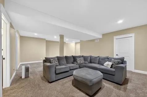 2331 Coventry Circle S Sycamore IL 60178