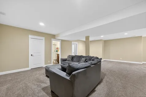 2331 Coventry Circle S Sycamore IL 60178