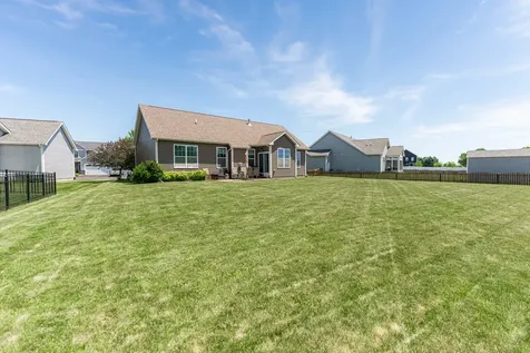 2331 Coventry Circle S Sycamore IL 60178