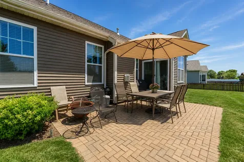 2331 Coventry Circle S Sycamore IL 60178