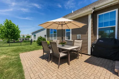 2331 Coventry Circle S Sycamore IL 60178