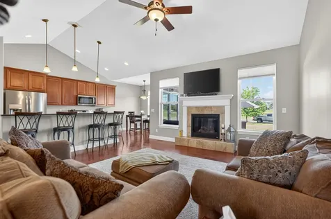 2331 Coventry Circle S Sycamore IL 60178