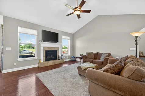 2331 Coventry Circle S Sycamore IL 60178