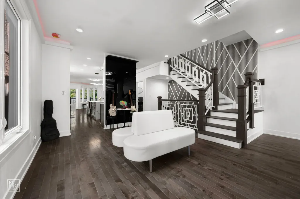 5419 South Michigan Avenue Chicago IL 60615