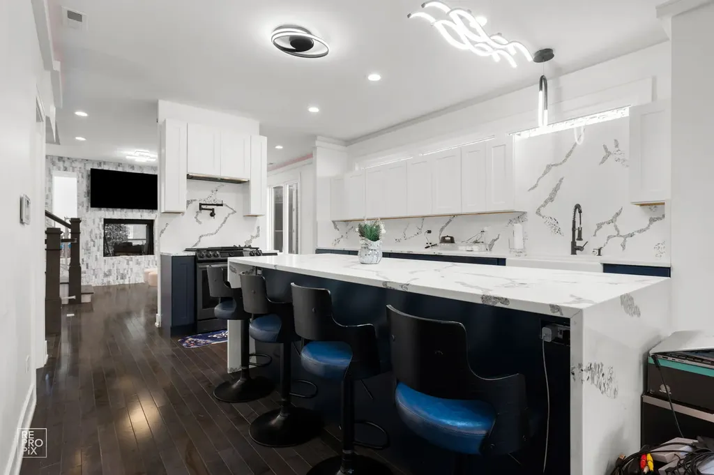 5419 South Michigan Avenue Chicago IL 60615