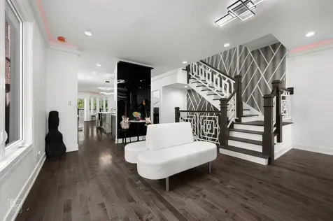 5419 South Michigan Avenue Chicago IL 60615