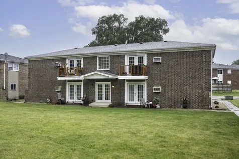 310 Wilshire Drive Sandwich IL 60548