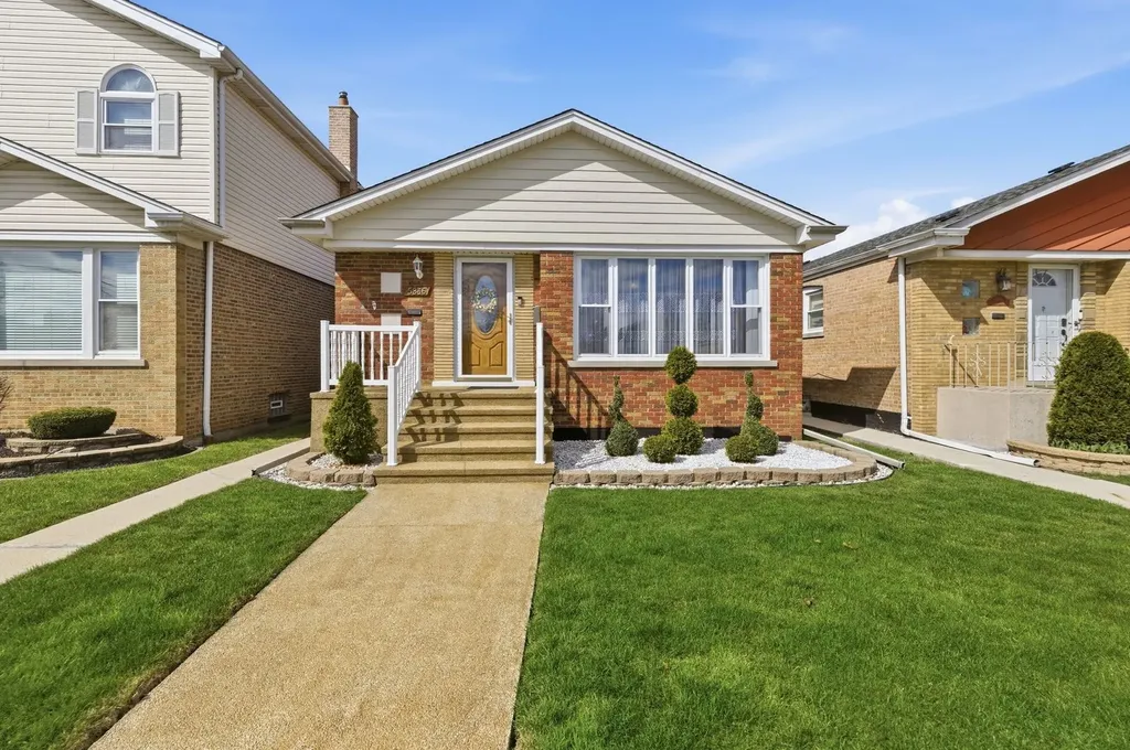 5836 South Mayfield Avenue Chicago IL 60638