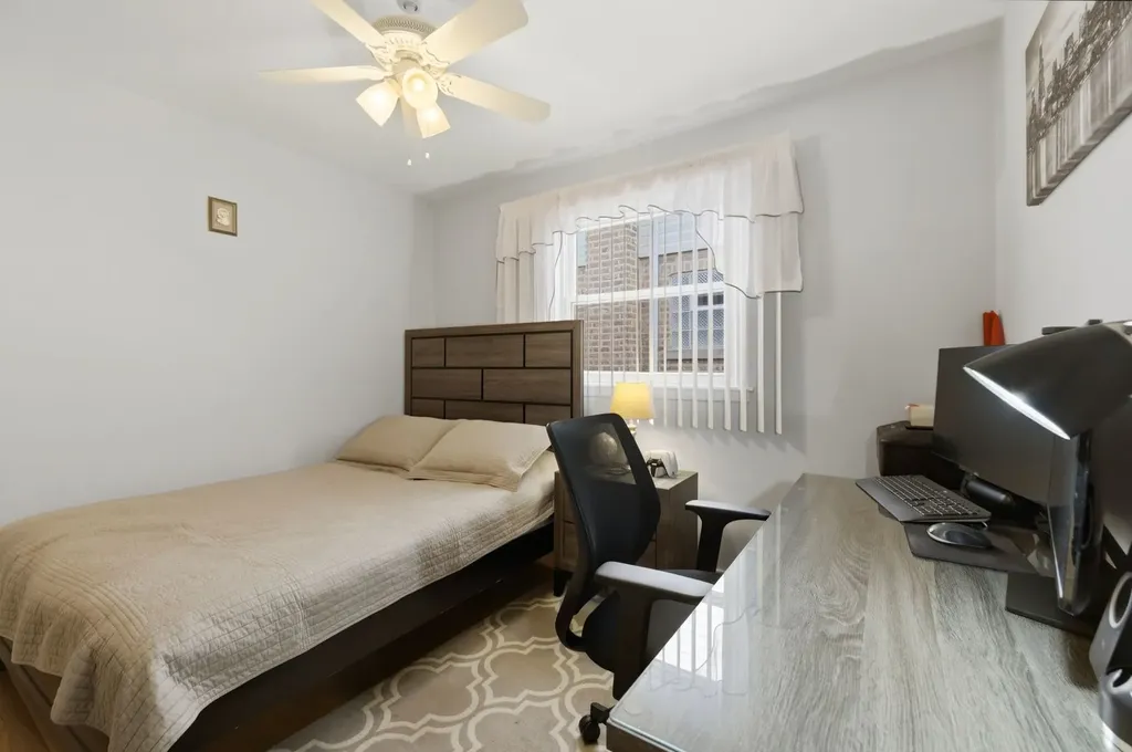 5836 South Mayfield Avenue Chicago IL 60638