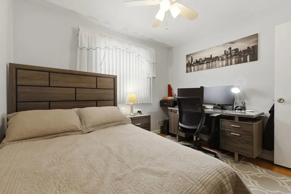 5836 South Mayfield Avenue Chicago IL 60638