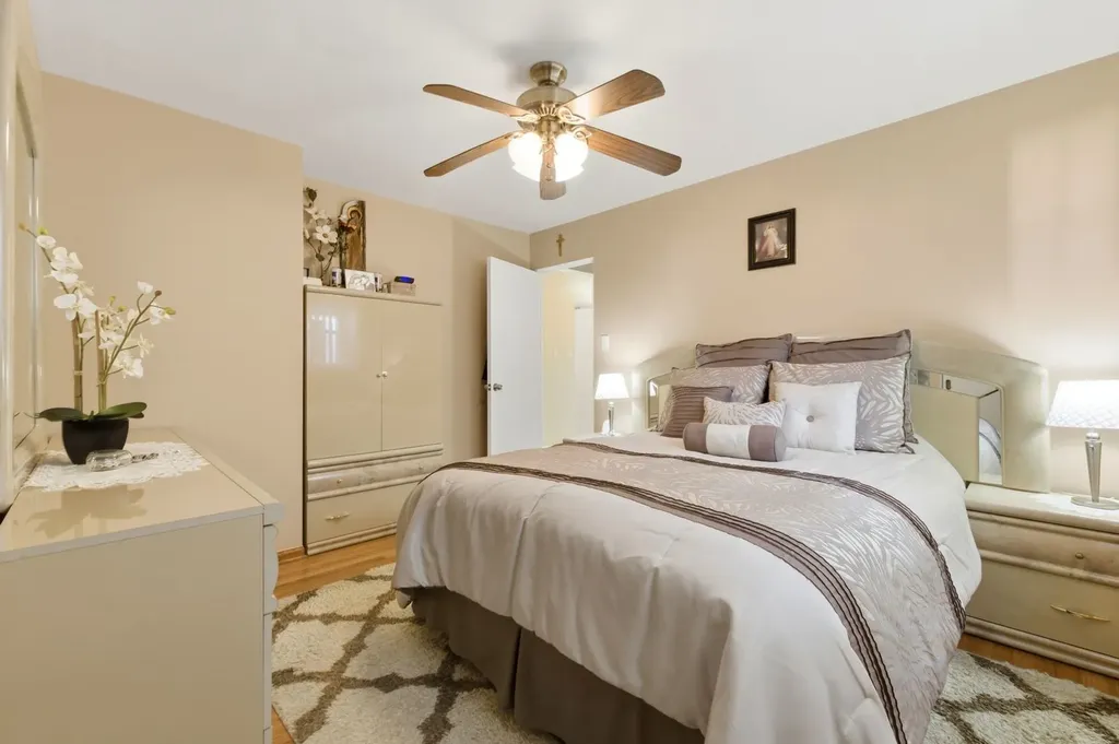 5836 South Mayfield Avenue Chicago IL 60638