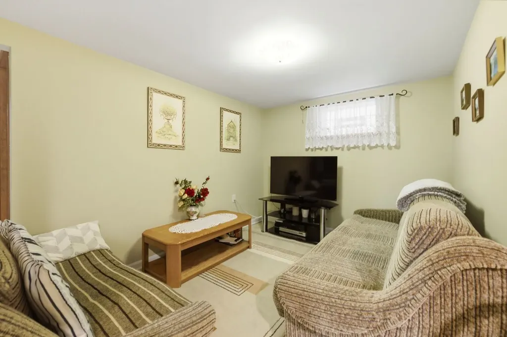 5836 South Mayfield Avenue Chicago IL 60638