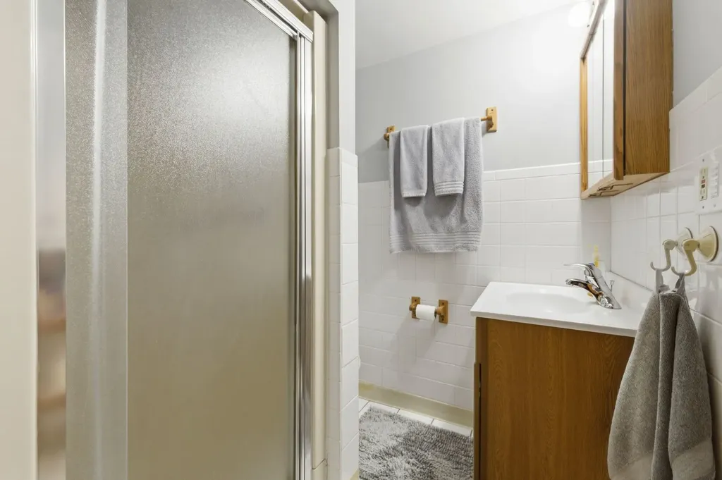 5836 South Mayfield Avenue Chicago IL 60638