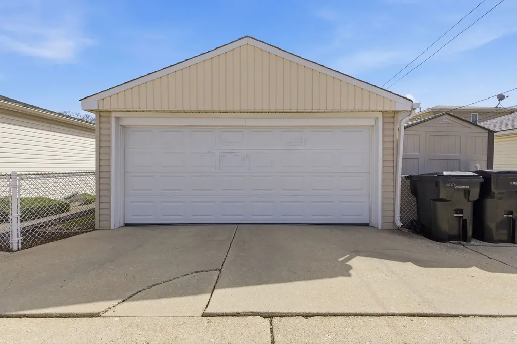 5836 South Mayfield Avenue Chicago IL 60638