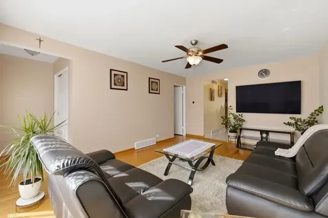 5836 South Mayfield Avenue Chicago IL 60638