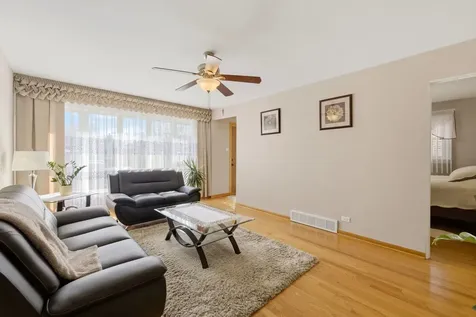 5836 South Mayfield Avenue Chicago IL 60638