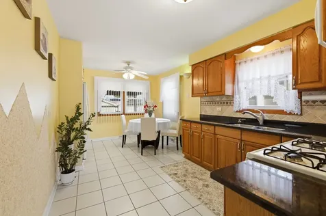 5836 South Mayfield Avenue Chicago IL 60638