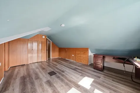44 50TH Avenue Bellwood IL 60104