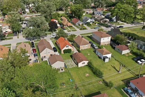 44 50TH Avenue Bellwood IL 60104