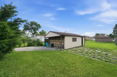 44 50TH Avenue Bellwood IL 60104